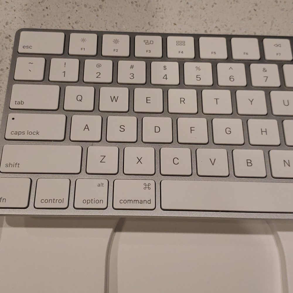 Apple Magic Keyboard - Picture 4 of 5